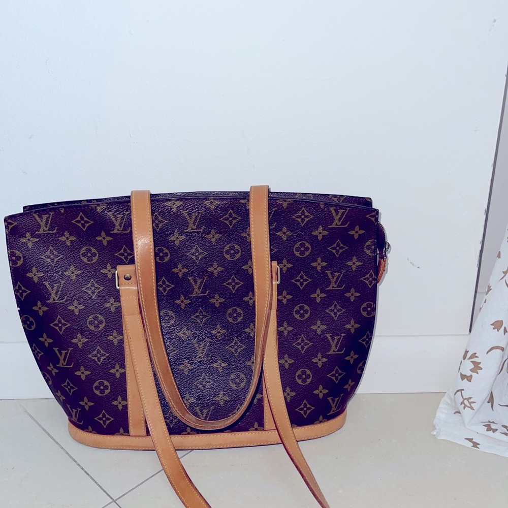 Vintage Babylone Louis Vuitton purse.